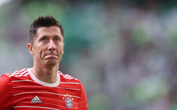 Lewandowski futbolu mu bıraktı? Lewandowski kaç yaşında kariyeri