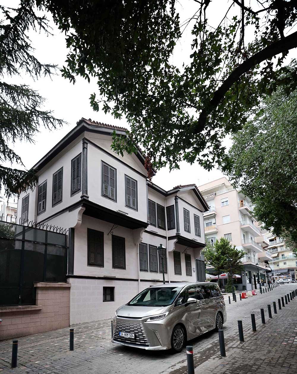 Lexus'un ‘Doğuştan Lüks’ yeni LM modeli Türkiye'de