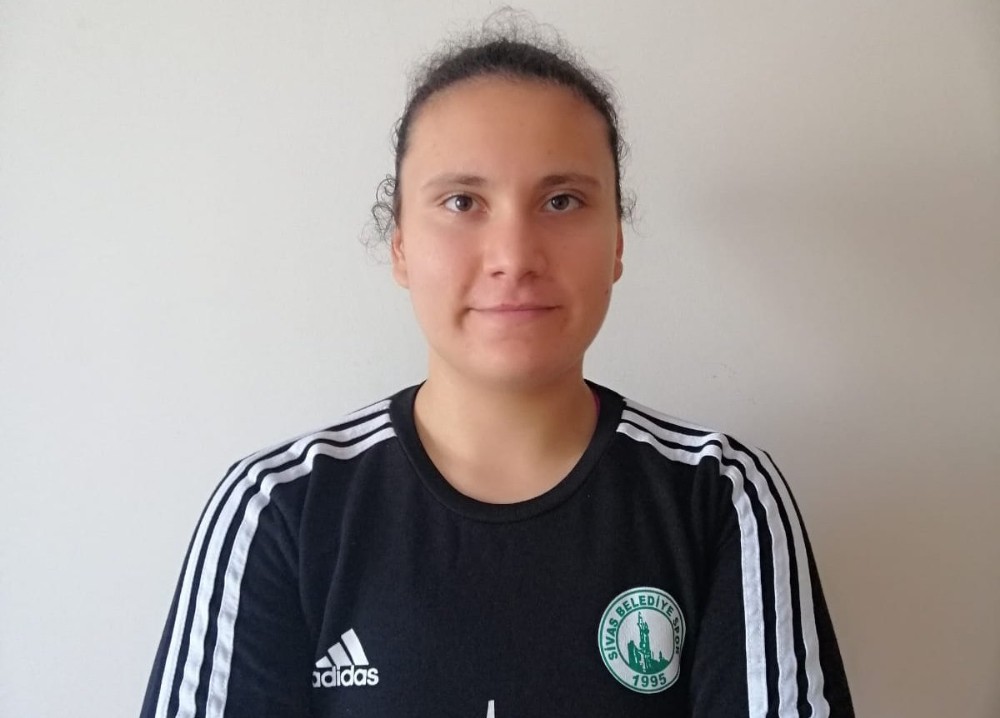 Leyla Gümüşsoy, Sivas Belediyespor’a transfer oldu 
