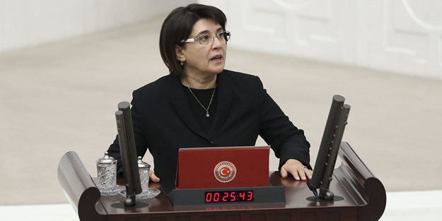 Leyla Zana'ya şok: Görevine son verildi