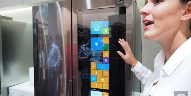 LG, 29 inch tablete sahip olan buzdolabı üretti