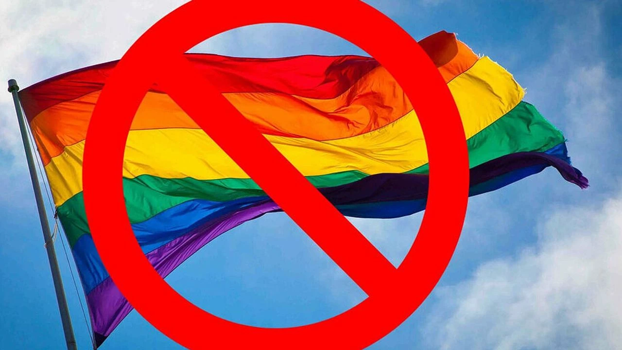 LGBT sapıklığı bir ülkede daha tamamen yasaklandı