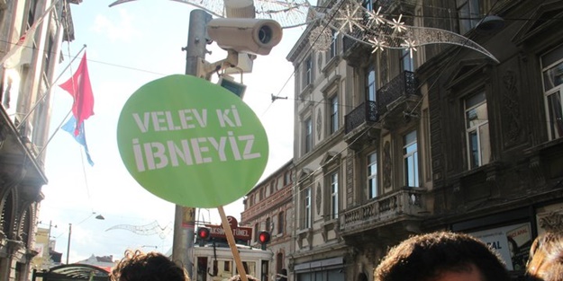 LGBT'li sapkınlara bir tokat da İstanbul'da!