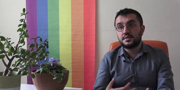 LGBT'li yazar 'sünneti yasaklayın' dedi! 22 çocuğun cinsiyetini ameliyatla değiştirmişlerdi!