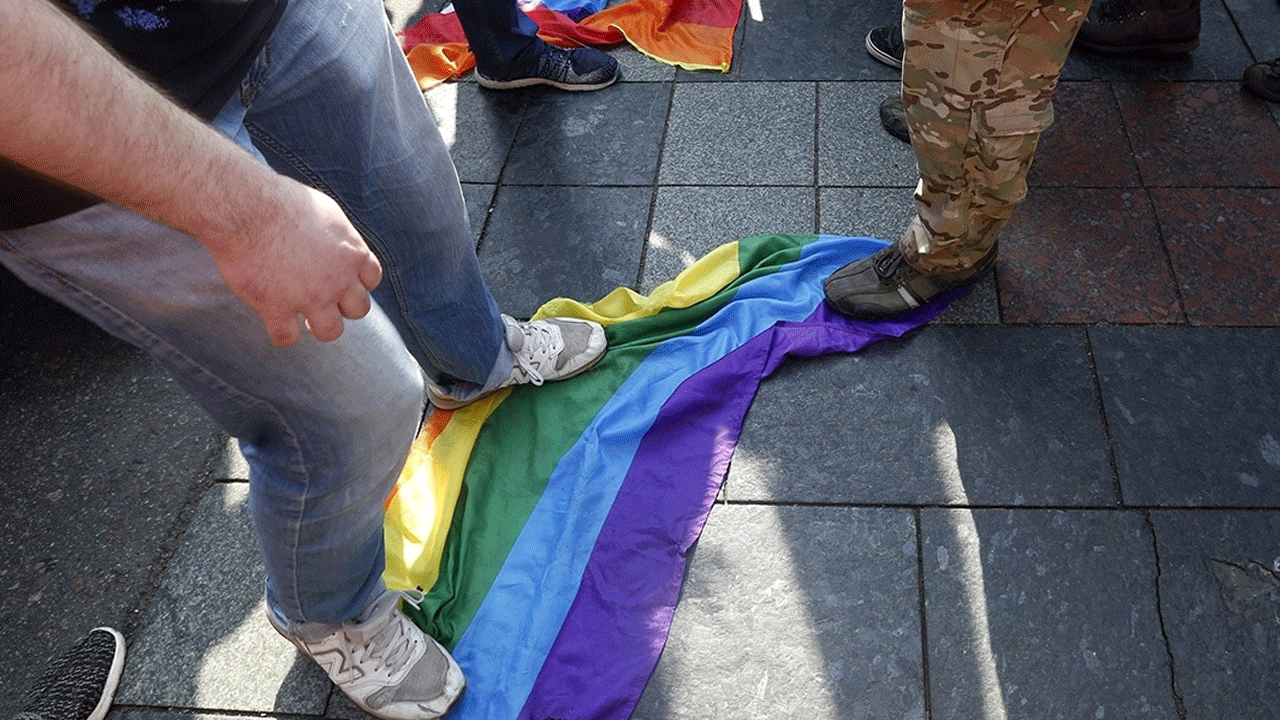 LGBT'yi yasakladılar