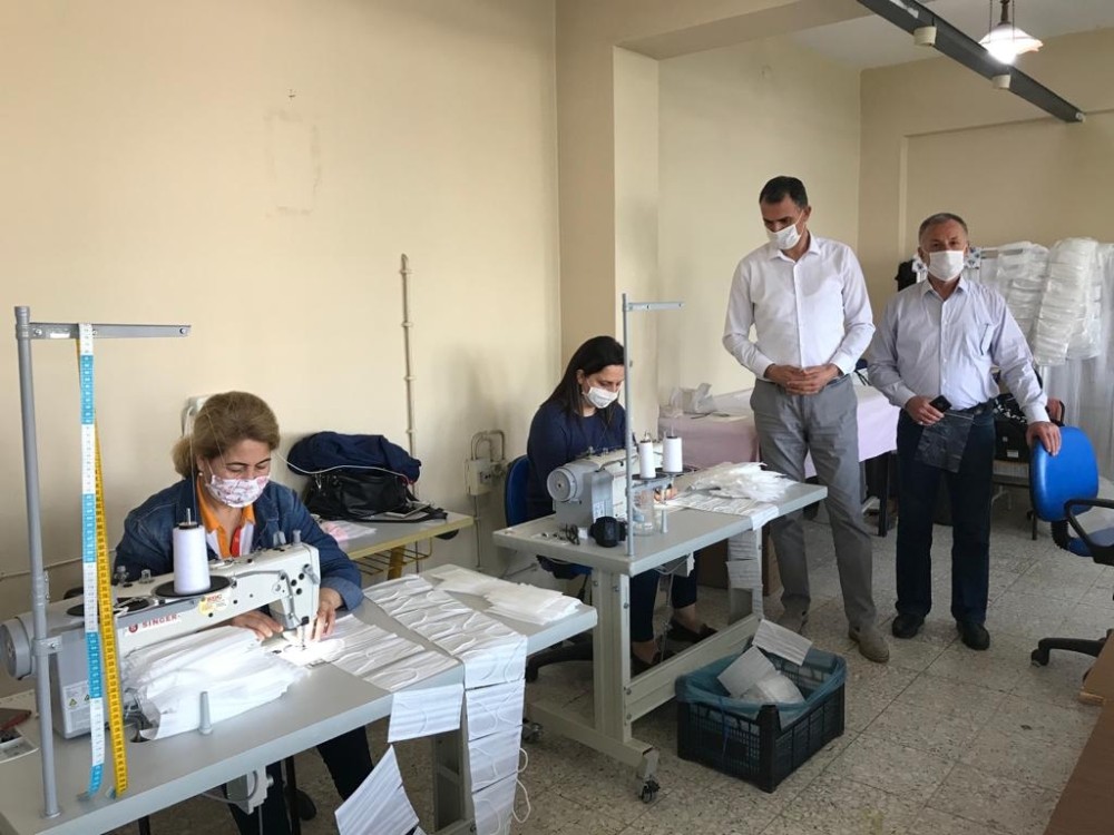 LGS’ye girecek öğrenciler için maske üretiliyor 