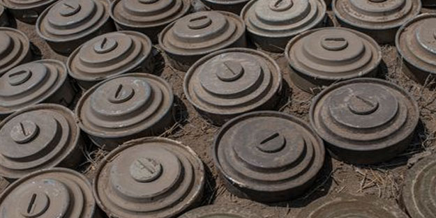 Libya Ordusu Hafter milislerine ait mayın deposu ele geçirdi