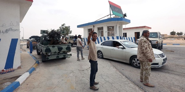 Libya Ordusu Trablus Havalimanı'nı almak için ilerliyor