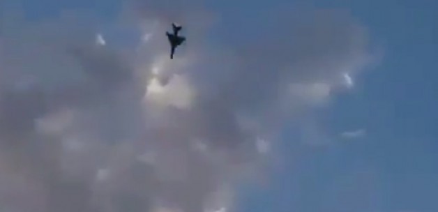 Libya'da askeri uçak yere çakıldı