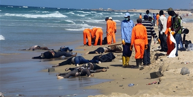 Libya'da batan teknedekilerin cesetleri kıyıya vurdu