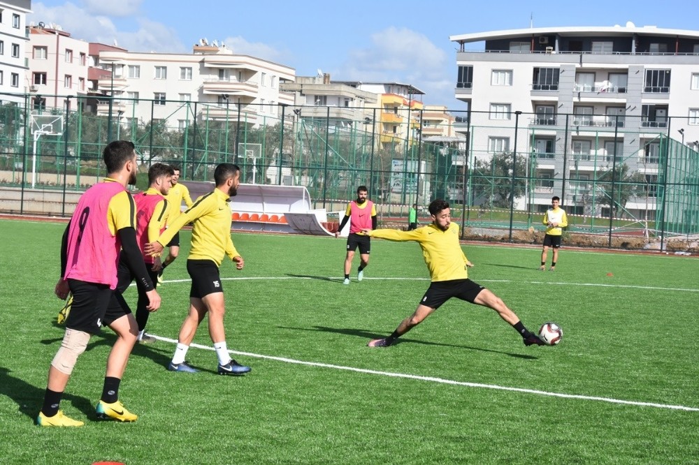Lider Aliağaspor, Bozöyük maçına bileniyor 