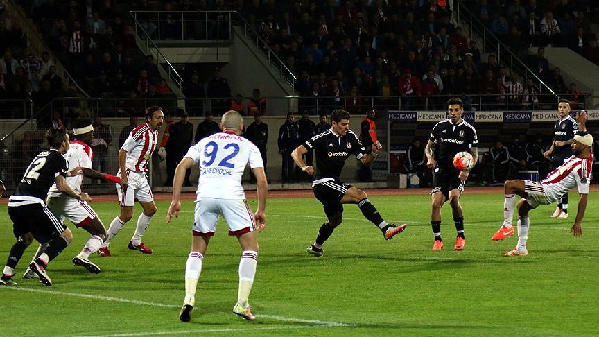 Lider Beşiktaş deplasmandan 3 puan çıkarttı