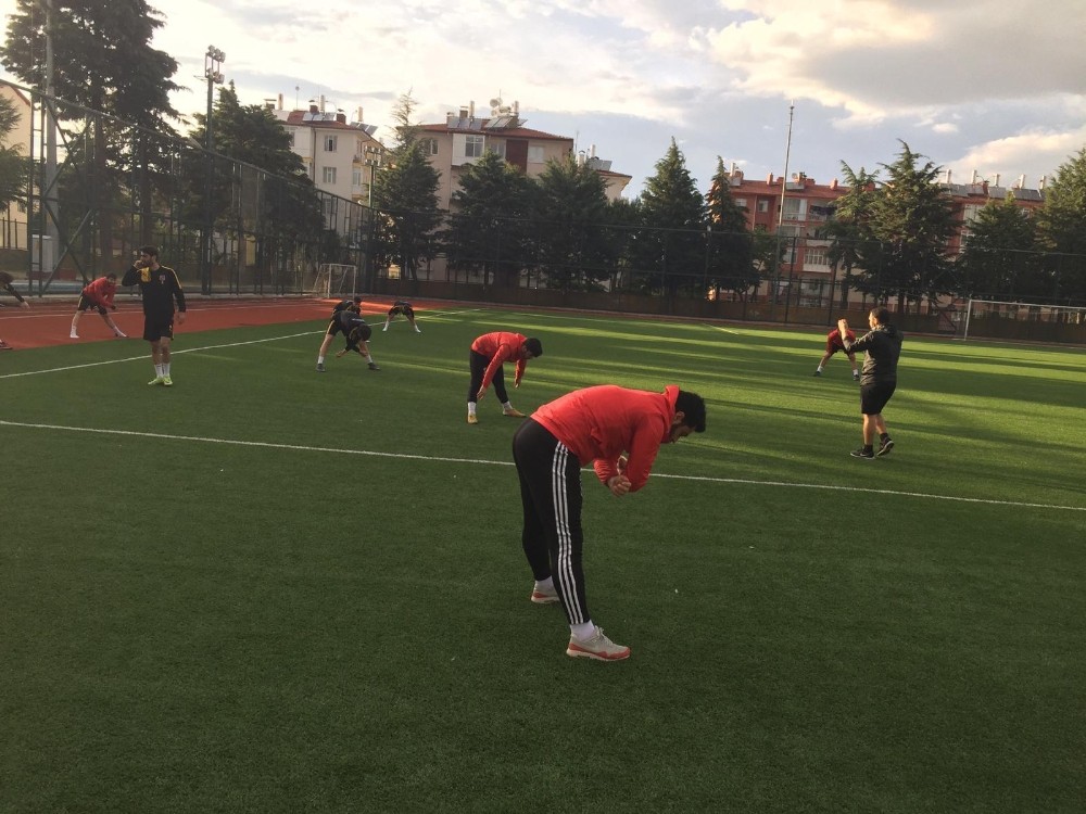 Lider Emrespor işi sıkı tutuyor 