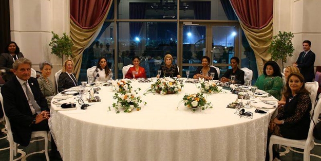 Lider eşlerinin yemeğinde dikkat çeken ayrıntı