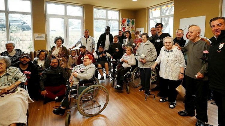 Lider Galatasaray'dan özel ziyaret