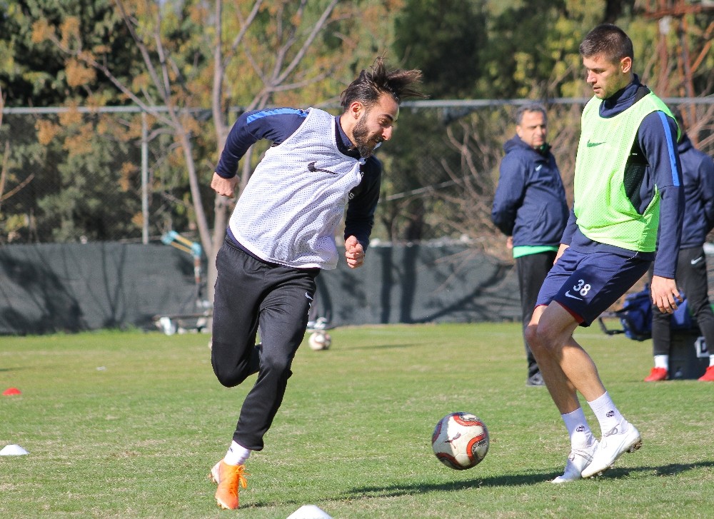 Lider Hatayspor, Menemen maçı hazırlıklarını sürdürüyor 