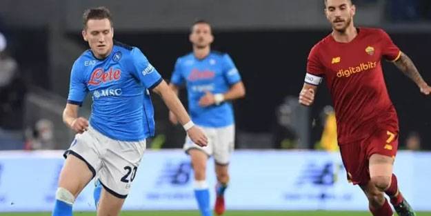 Lider Napoli, puan kaybetti