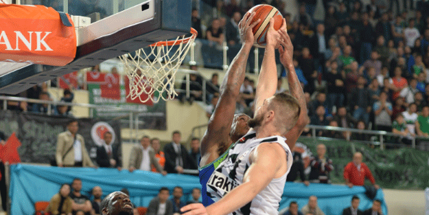 Lider TOFAŞ 4'te 4 yaptı