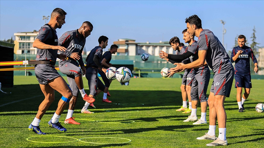 Lider Trabzonspor Fatih Karagümrük'e konuk olacak