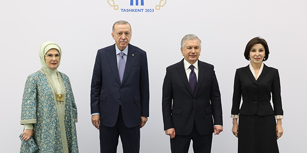 Liderlerden aile fotoğrafı