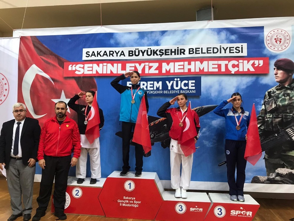 Lig tescil edildi, Kağıtspor karate şampiyon 