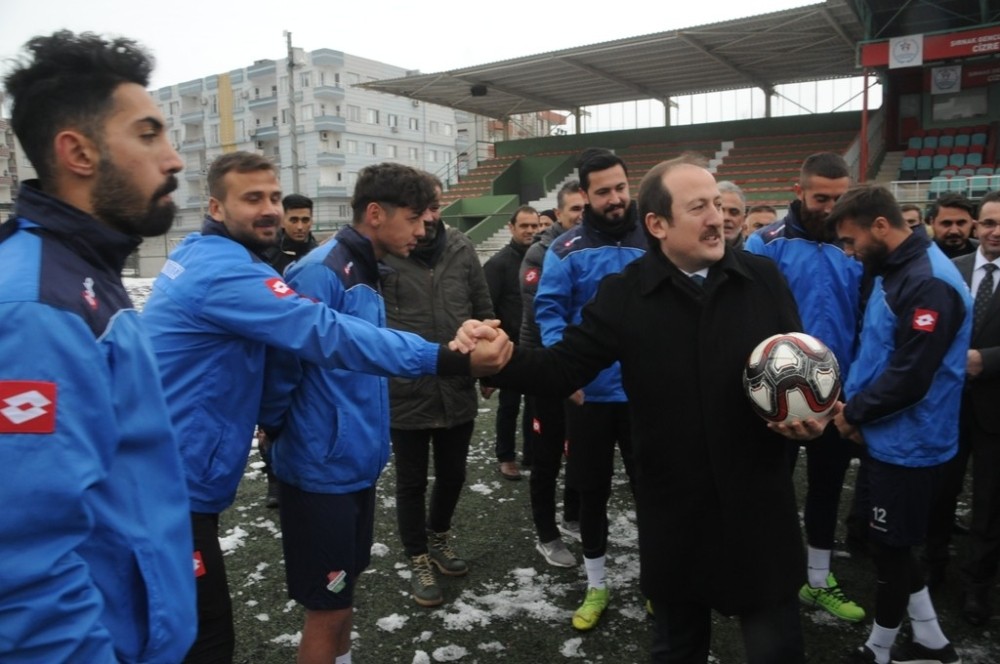 Ligden çekilme kararı alan Cizrespor’a Şırnak Valisi Pehlivan sahip çıktı 