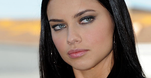 Adriana Lima'dan Türk askerine mesaj