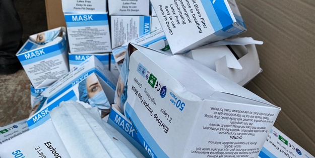 Limanda müthiş operasyon! Yurt dışına kaçırılmak üzere olan maske ve medikal ürünler ele geçirildi!