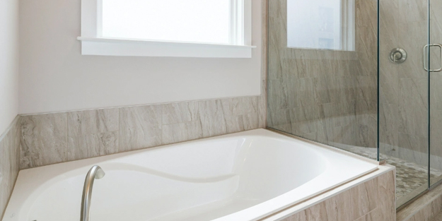 Limon, karbonat ve sirke! Karışımın duşa kabinlerinize yapacağı müthiş sonuç, cam gibi olacak! Bakın ne kadar, nasıl yapılacak?