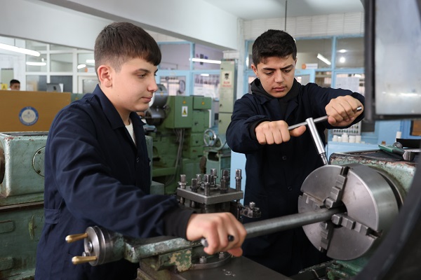 Lise değil adeta bir fabrika! Cirosunu duyduğunuzda kulaklarınıza inanamayacaksınız