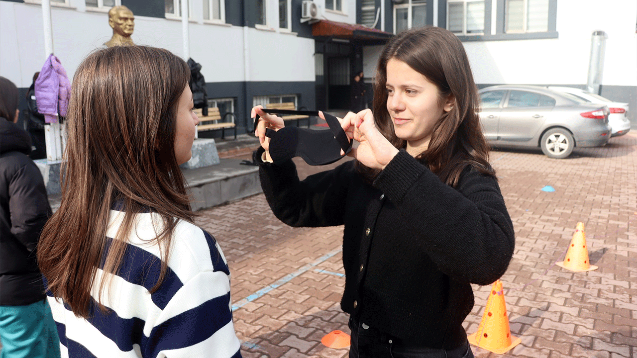 Lise öğrencilerinden anlamlı adım! Empati parkuruyla ön yargılar yıkılıyor