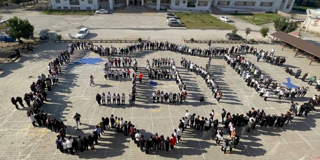 Lise öğrencilerinden hayran bırakan 