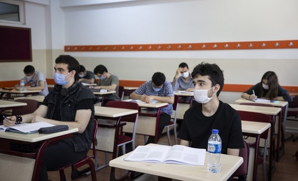 Lisede kaç ortalamayla kalınır? 50 ortalamayla lisede kalınır mı?