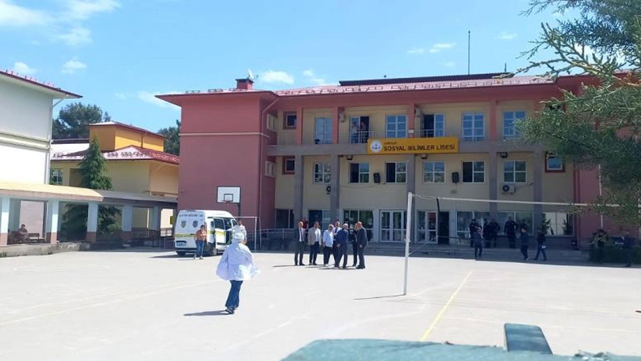 Lisede kan donduran cinayet! 2 ölü