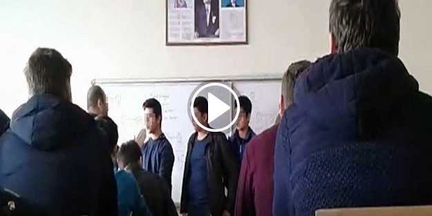 Lisede öğretmen dayağı!