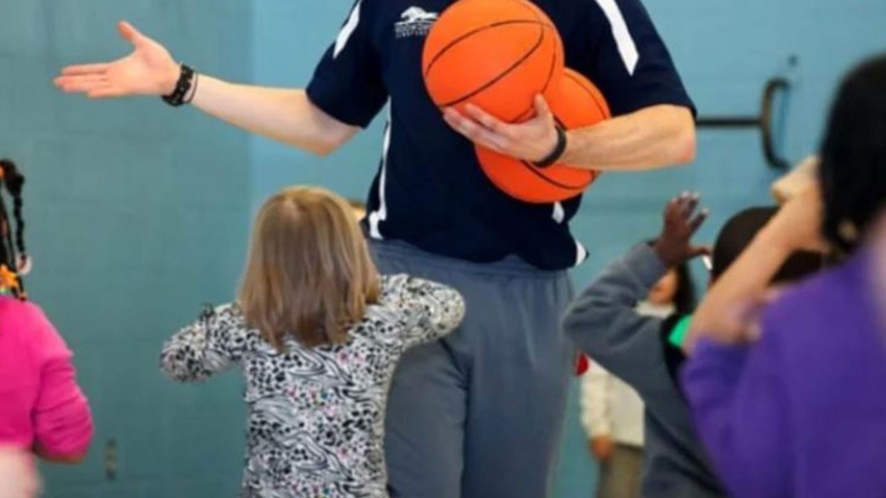 Lisede rezalet! Kız öğrencilere çıplak fotoğraflarını gönderdi, tutuklandı