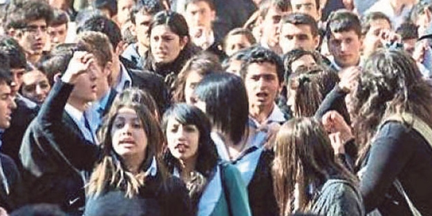 Liselerdeki provokasyonun altından o örgüt çıktı!