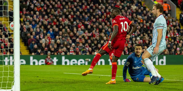 Liverpool zirve takibine devam ediyor