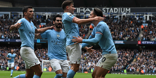 Manchester City, Liverpool ezdi geçti