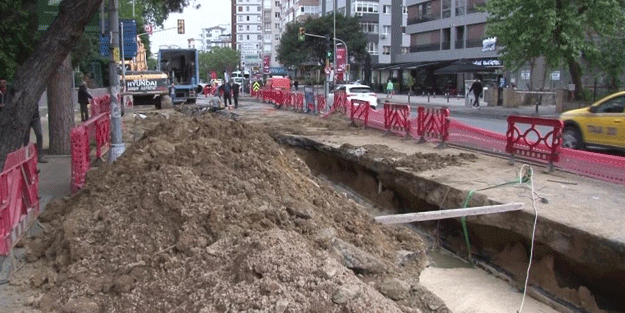 Liyakat yok hata var! CHP’li Kadıköy'e İBB'den armağan
