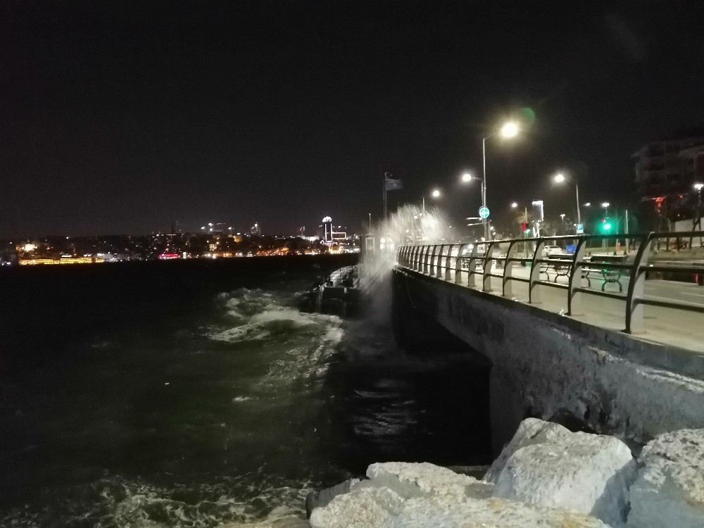 Lodos İstanbul’da etkili oluyor 