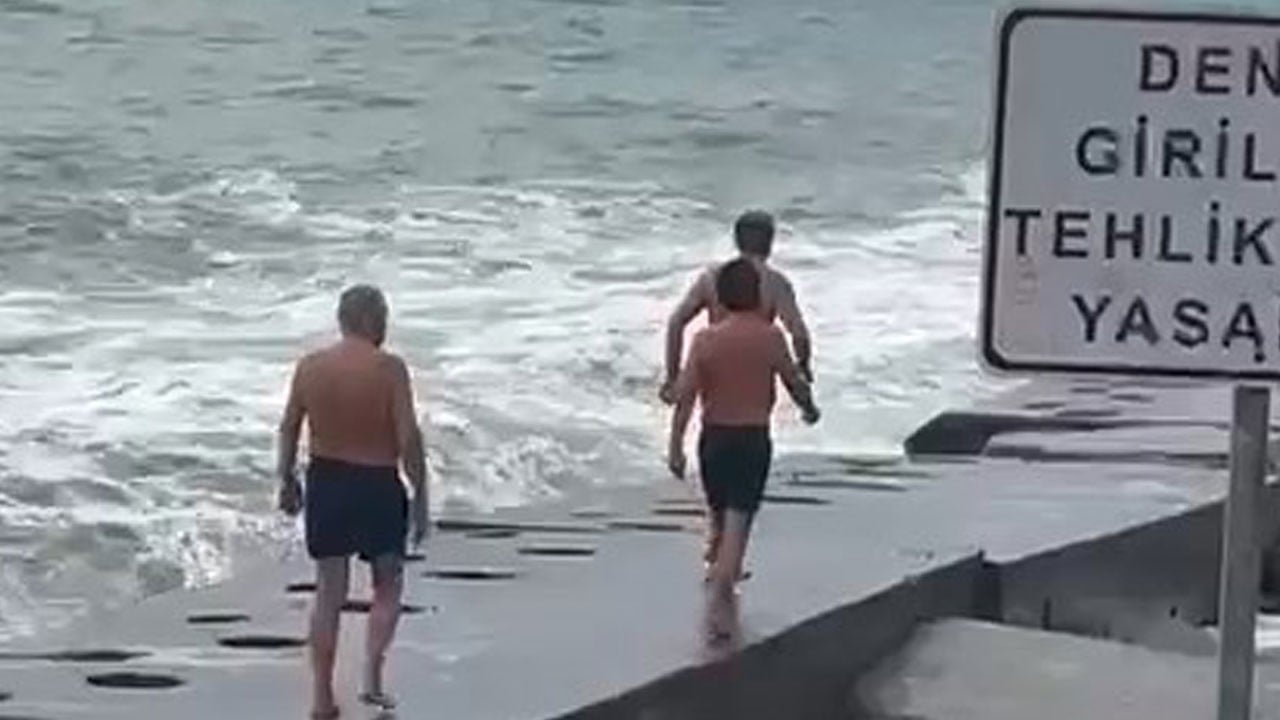 Lodosa aldırmayınca kendilerini kayalıkta buldular! Caddebostan’da ölümle burun buruna