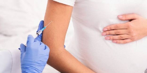 Lohusa ve emziren anneler için korona aşısının önemi