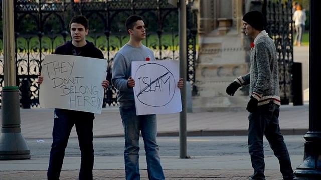 London’da Müslüman gence saldırı