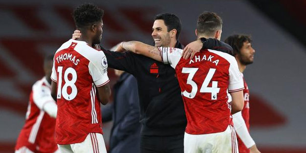 Londra derbisinde gülen taraf Arsenal oldu