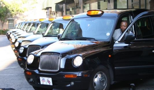 Londra'da taksicilerden eylem