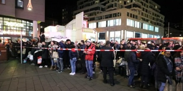 Londra'nın ardında Lahey'de de bıçaklı saldırı! Çok sayıda yaralı var