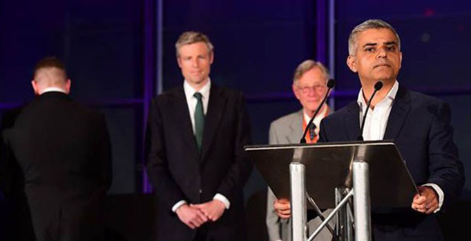 Londra'nın ilk Müslüman belediye başkanı Khan'a küstah hareket