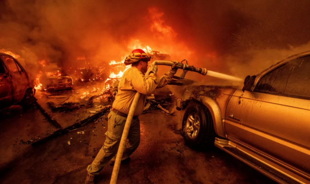 Los Angeles'ta bilanço ağırlaşıyor: Ölü sayısı belli oldu