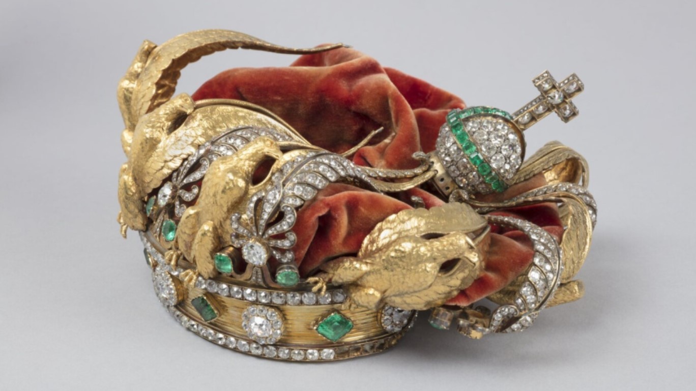 Louvre Müzesi soygununda hırsızlar düşürmüştü! Elmas tac ilk kez paylaşıldı